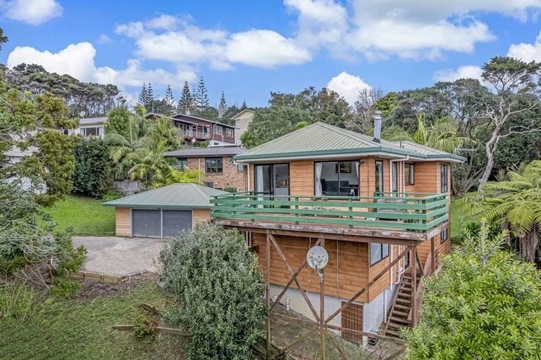 Photo of property in 364a Glenfield Road, Glenfield, Auckland, 0629