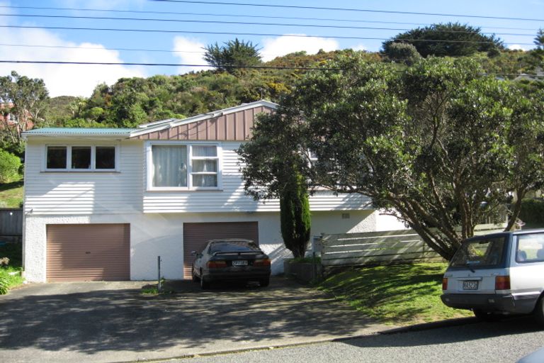 Photo of property in 135 Parkvale Road, Karori, Wellington, 6012