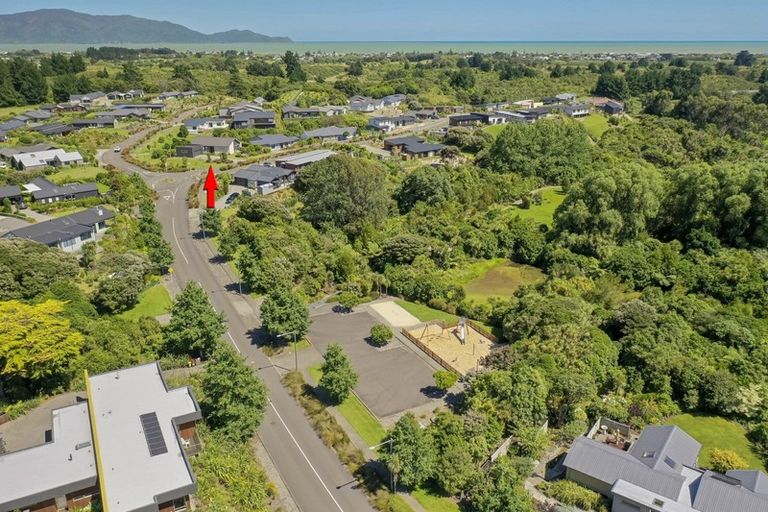 Photo of property in 2 Te Heke Place, Waikanae, 5036