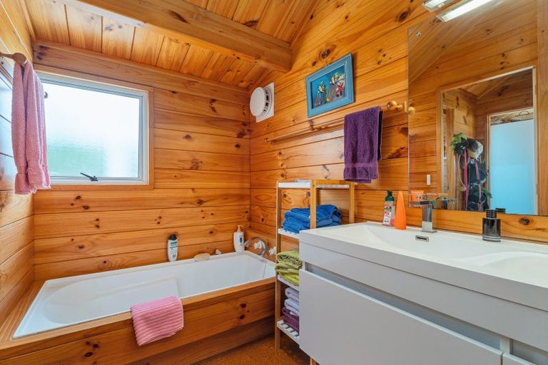 Photo of property in 32 Kennedy Park Drive, Pauanui, Hikuai, 3579