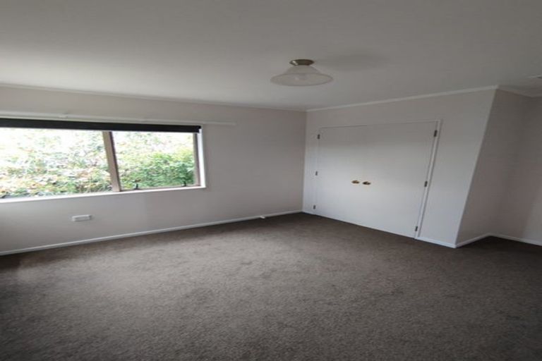 Photo of property in 21 Redfern Lane, Glenfield, Auckland, 0629
