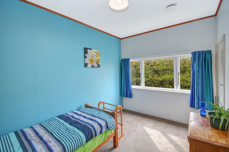 Photo of property in 37 Oxford Street, South Dunedin, Dunedin, 9012