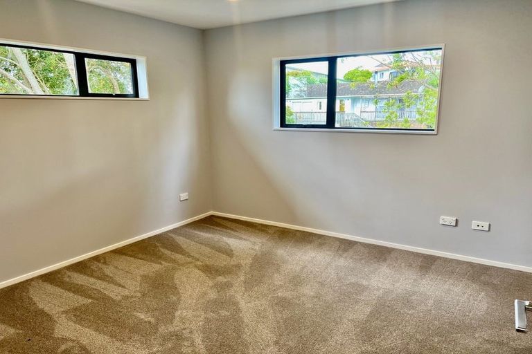 Photo of property in 45c Seon Place, Birkdale, Auckland, 0626