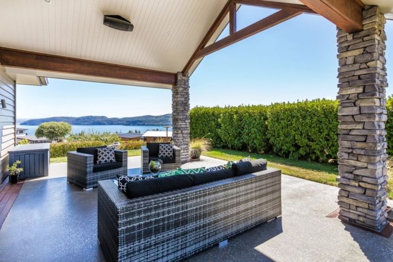 Photo of property in 13 Peregrine Place, Kinloch, Taupo, 3377