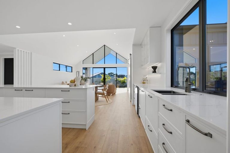 Photo of property in 1 Goodwin Crescent, Pyes Pa, Tauranga, 3112