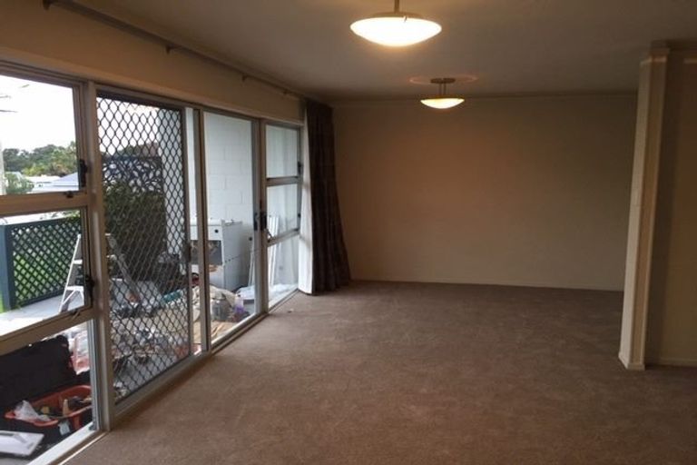 Photo of property in 2/103 Vauxhall Road, Narrow Neck, Auckland, 0624