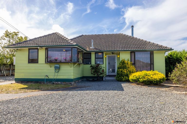 Photo of property in 15 Merrington Crescent, Aranui, Christchurch, 8061