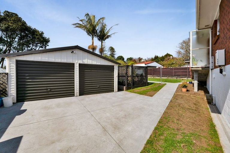 Photo of property in 5 Handley Place, Glen Avon, New Plymouth, 4312