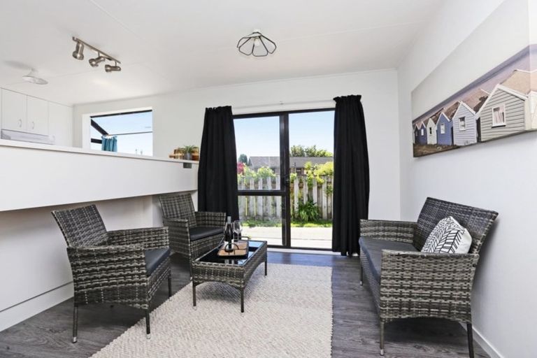 Photo of property in 24 Whiting Crescent, Greenmeadows, Napier, 4112