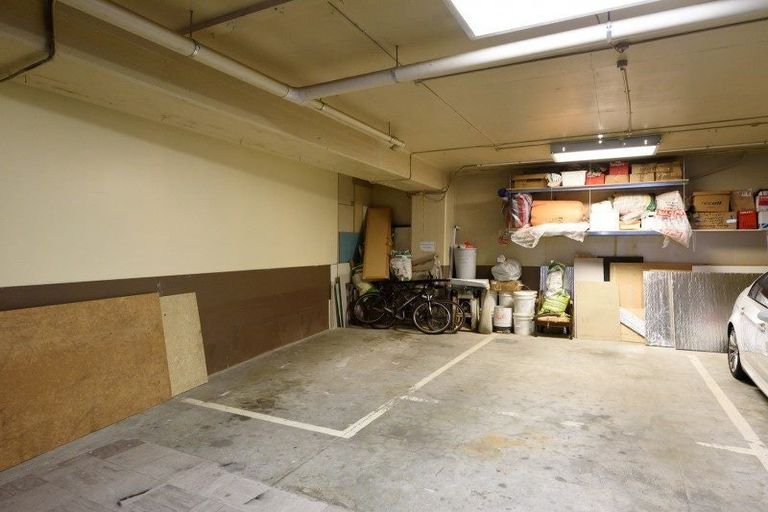 Photo of property in Terrace Tower Apartments, 126p4a The Terrace, Wellington Central, Wellington, 6011