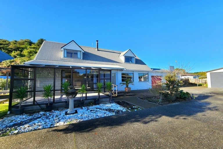 Photo of property in 22 Loris Place, Karoro, Greymouth, 7805