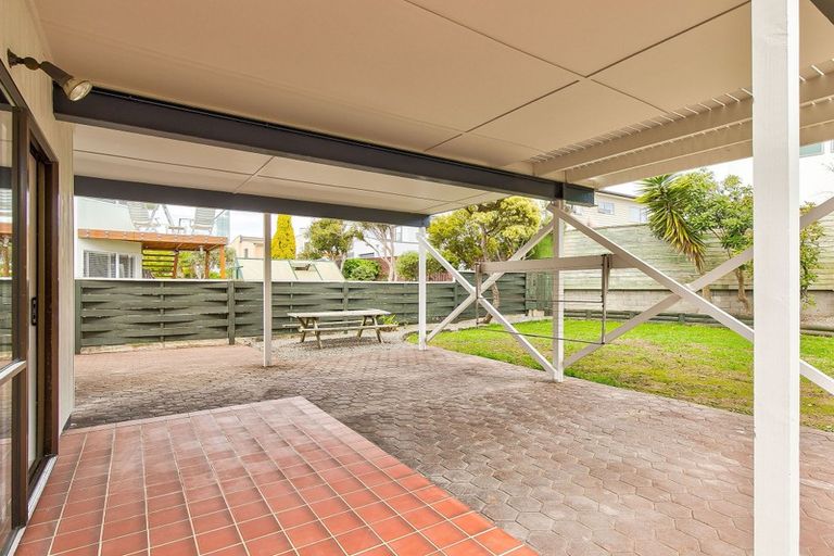 Photo of property in 2/13 Mana Esplanade, Paremata, Porirua, 5026