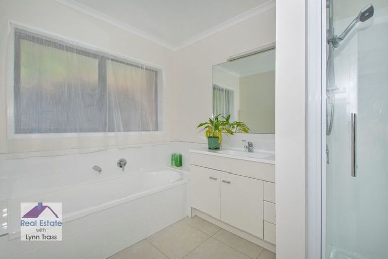 Photo of property in 14 Tieke Place, Horahora, Whangarei, 0110