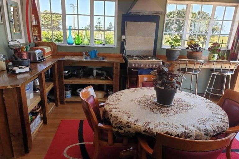 Photo of property in 2 Egmont Street, Patea, 4520