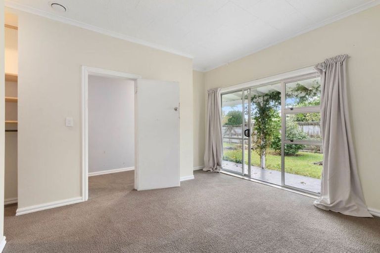 Photo of property in 42 Wyndham Street, Carterton, 5713