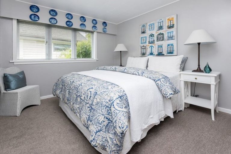 Photo of property in 20 Montgomery Crescent, Cockle Bay, Auckland, 2014