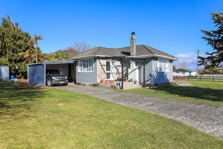 Photo of property in 2 Ngareta Road, Mourea, Rotorua, 3074