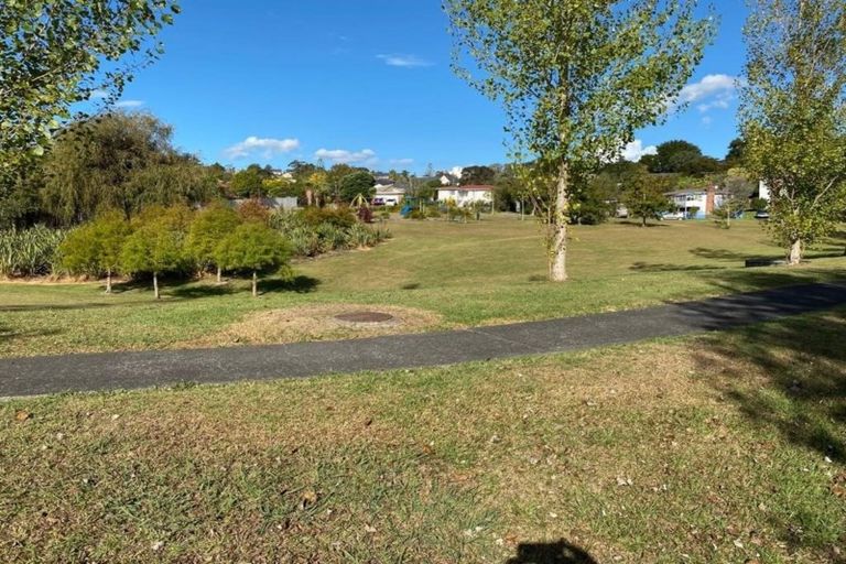 Photo of property in 13 Woodstock Road, Forrest Hill, Auckland, 0620