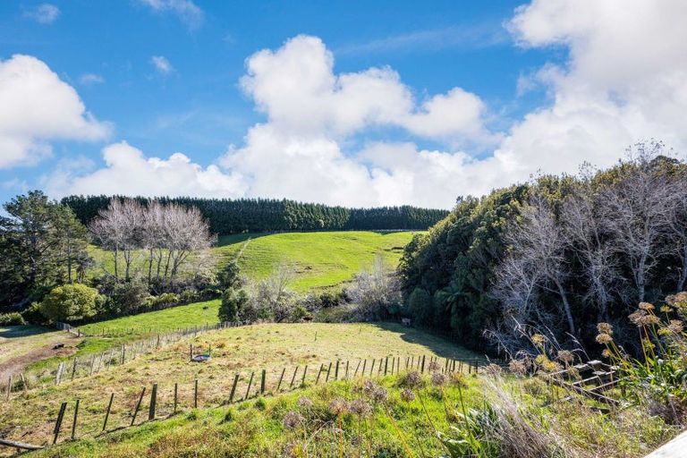 Photo of property in 354 Henwood Road, Hillsborough, New Plymouth, 4372