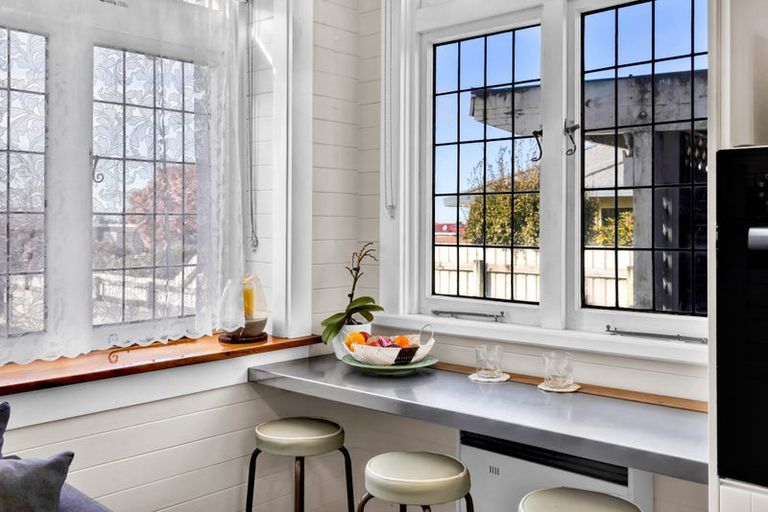 Photo of property in 75 Broadway, Stratford, 4332