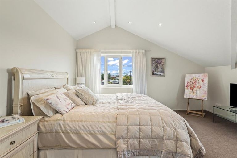 Photo of property in 42 Hart Road, Hauraki, Auckland, 0622