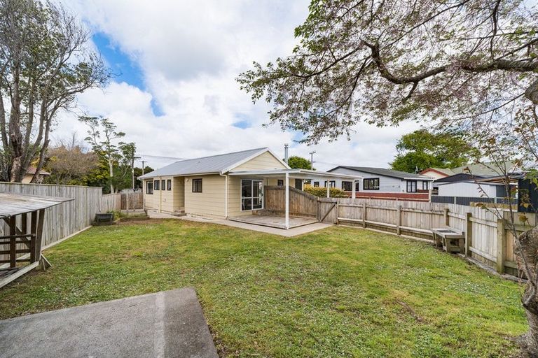 Photo of property in 22 Lincoln Street, Ashhurst, 4810