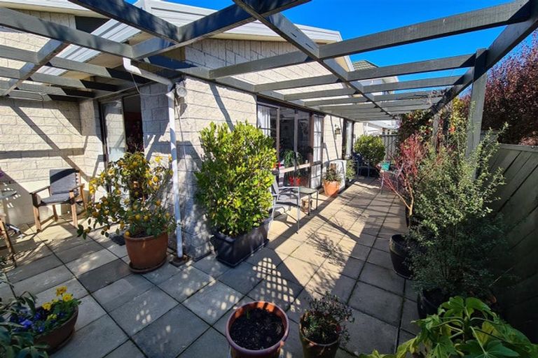 Photo of property in 21 Juniper Place, Burnside, Christchurch, 8053