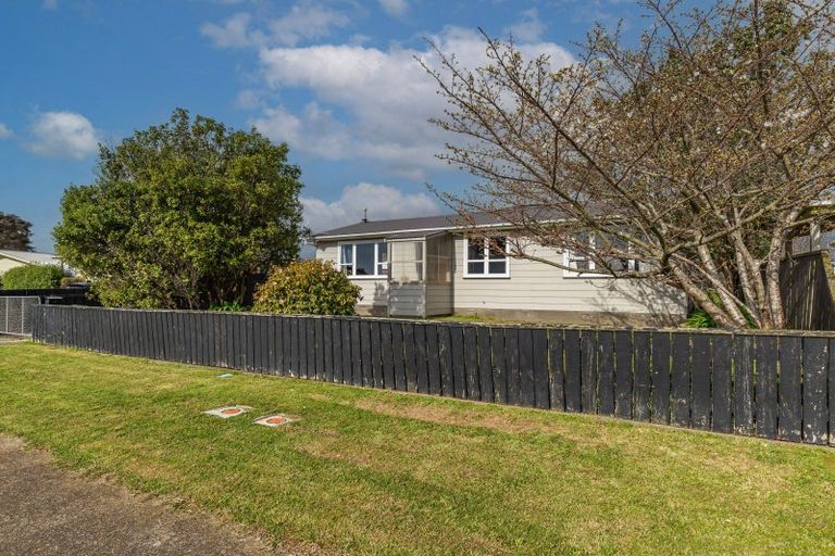 Photo of property in 7 Ryder Crescent, Levin, 5510
