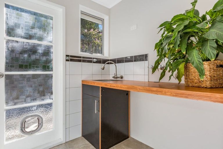 Photo of property in 92 Leinster Avenue, Raumati South, Paraparaumu, 5032