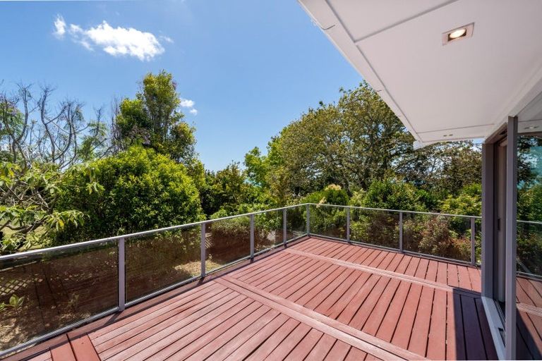 Photo of property in 8 Page Point, Mellons Bay, Auckland, 2014