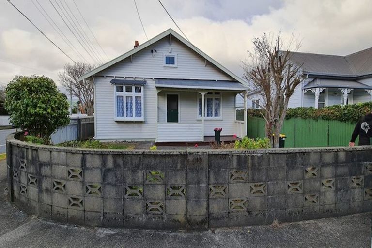Photo of property in 32 Bristol Square, Hutt Central, Lower Hutt, 5010