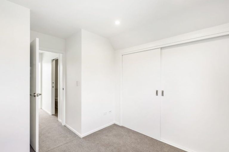 Photo of property in 16/12 Tawa Road, Te Atatu Peninsula, Auckland, 0610
