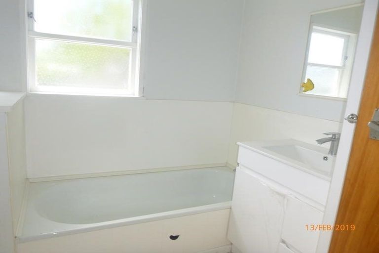 Photo of property in 28 Universal Drive, Henderson, Auckland, 0610