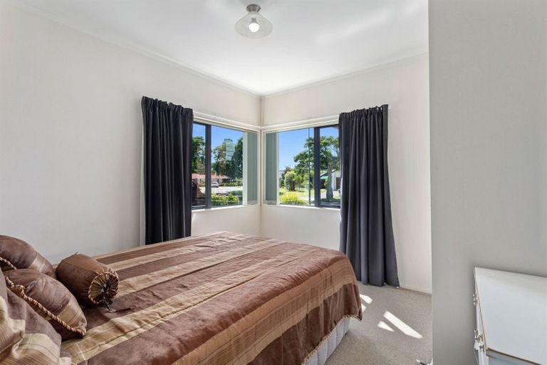 Photo of property in 15 Edgewater Grove, Whakatane, 3120