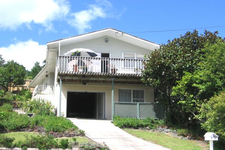 Photo of property in 70 Saddleback Rise, Murrays Bay, Auckland, 0630