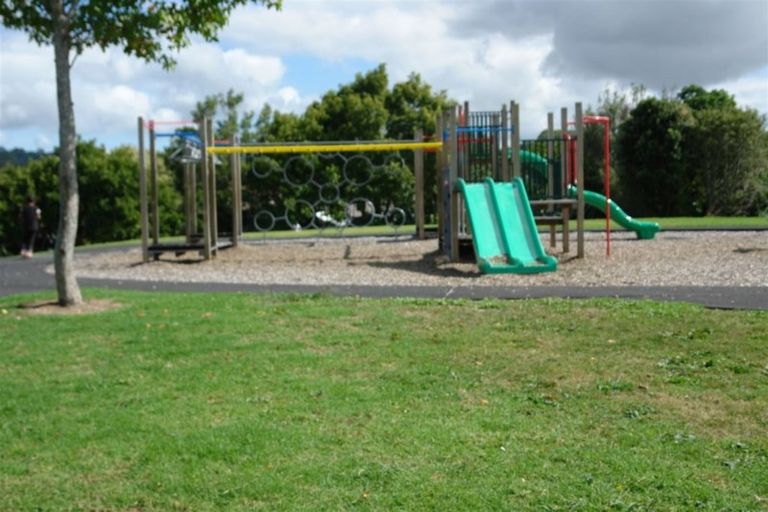 Photo of property in 33 Childers Road, Ranui, Auckland, 0612