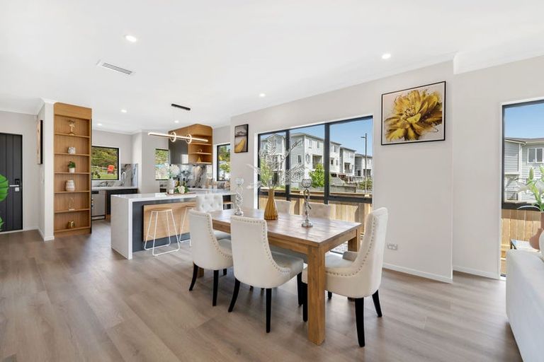 Photo of property in 2 Elevation Street, Flat Bush, Auckland, 2019