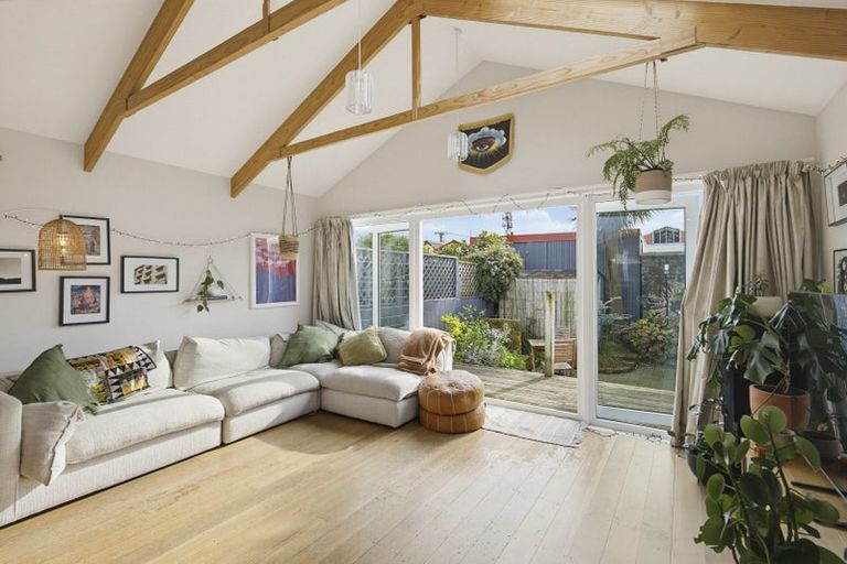 Photo of property in 39 Normanby Street, Newtown, Wellington, 6021