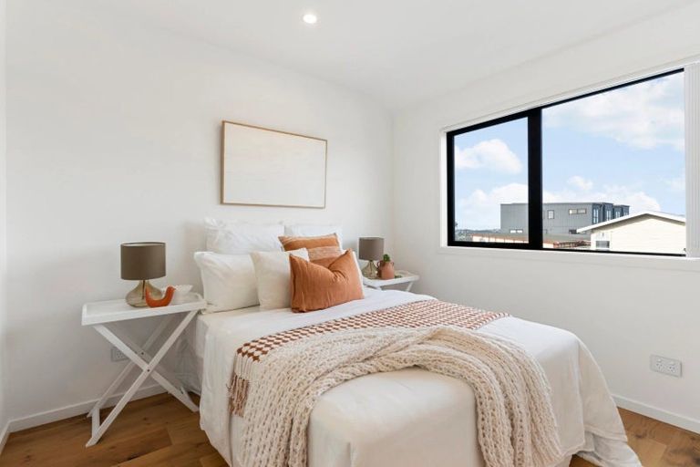Photo of property in 5a Glendhu Road, Bayview, Auckland, 0629