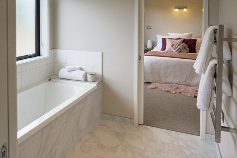 Photo of property in 6 Elmstead Lane, Greytown, 5794