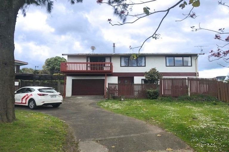 Photo of property in 30 Sikkim Crescent, Clover Park, Auckland, 2019