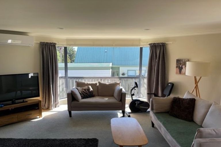 Photo of property in 22 Oteki Park Drive, Welcome Bay, Tauranga, 3112