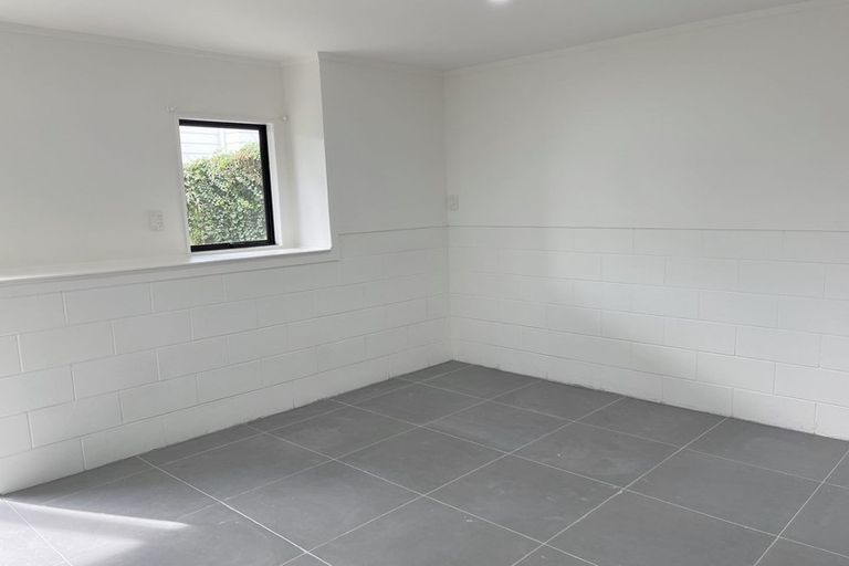 Photo of property in 1/17 Powrie Street, Glenfield, Auckland, 0629