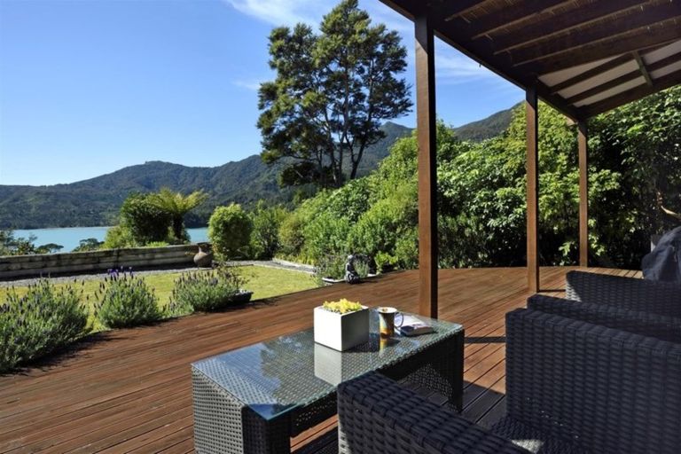 Photo of property in 5 Kaimiko Place, Okiwi Bay, 7193