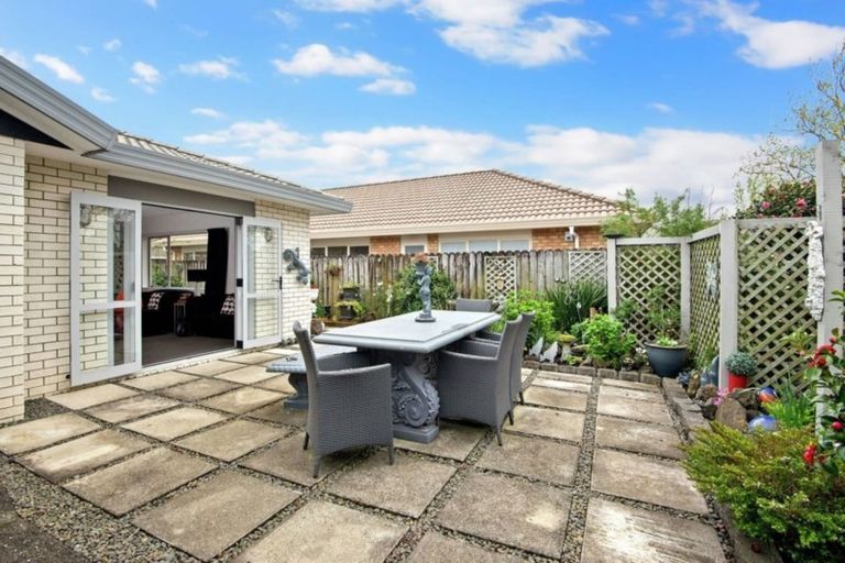 Photo of property in 6 Lushington Place, Huntington Park, Auckland, 2013