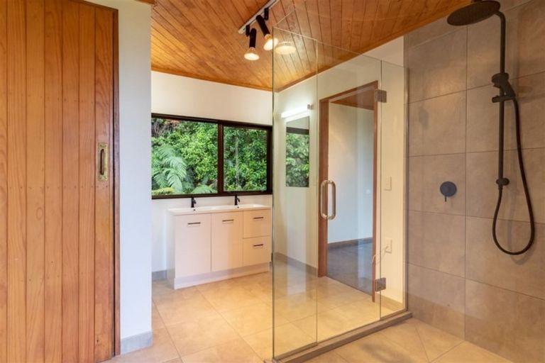 Photo of property in 44 Viewmont Drive, Harbour View, Lower Hutt, 5010