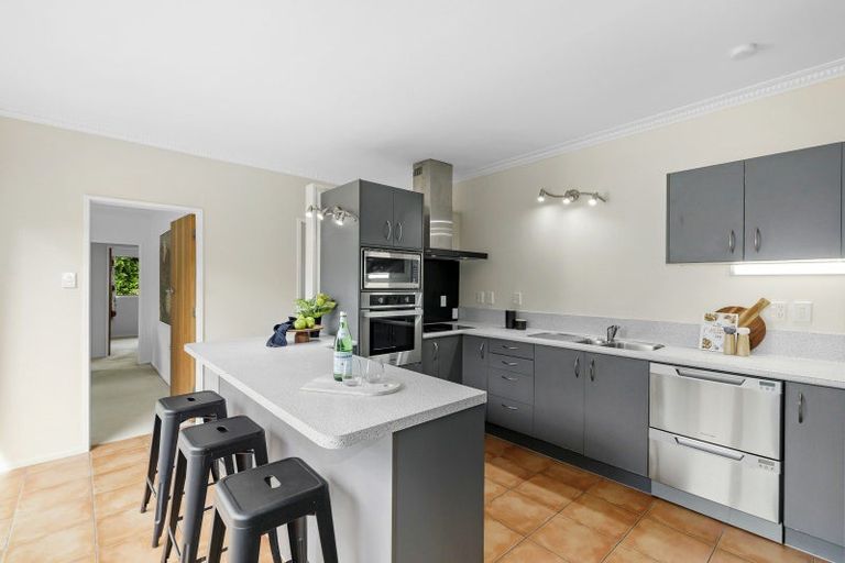 Photo of property in 76a Wai-iti Crescent, Woburn, Lower Hutt, 5010