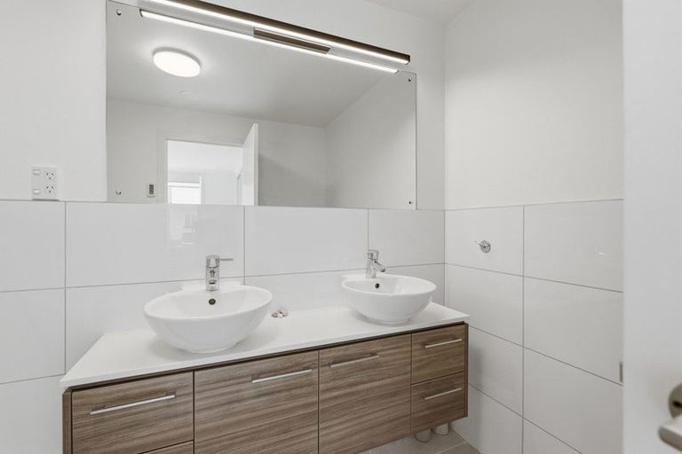 Photo of property in 73 Parkside Drive, Orewa, 0931