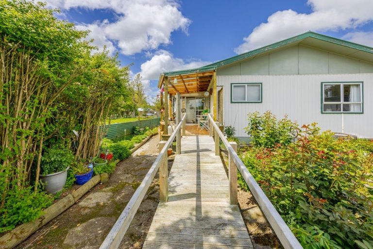 Photo of property in 1 Shanly Street, Waipawa, 4210