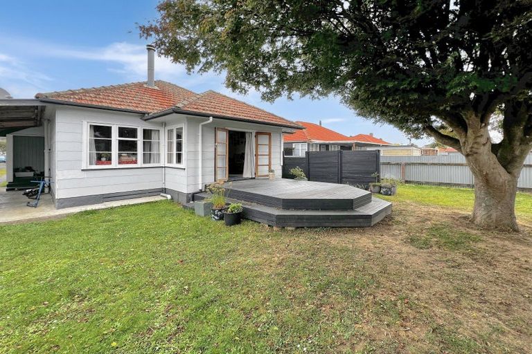 Photo of property in 10 Victor Street, Dannevirke, 4930